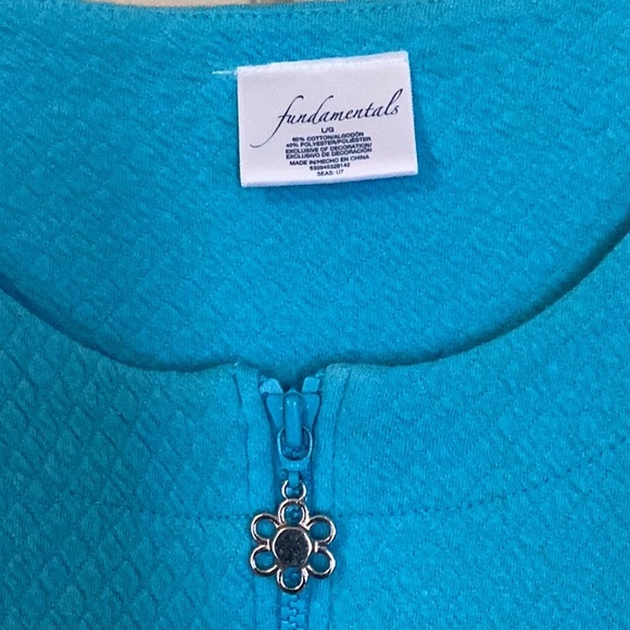 Beautiful never worn bathrobe Size L - Picture 2 of 2